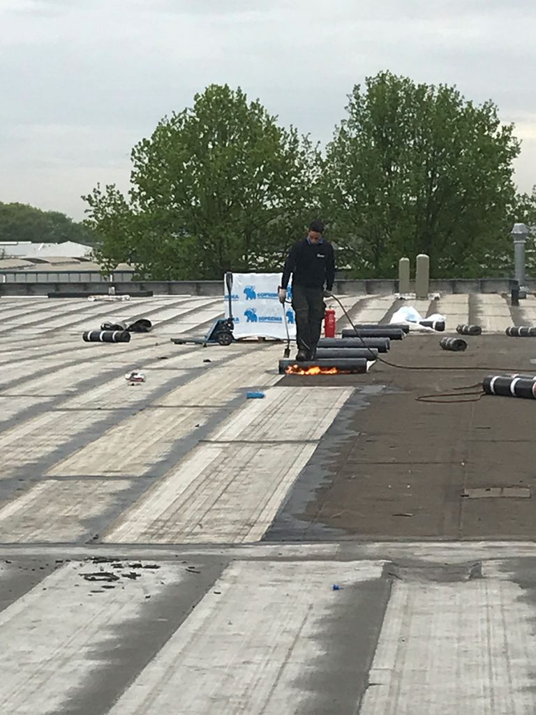 Dakbedekking bedrijfspand Uden