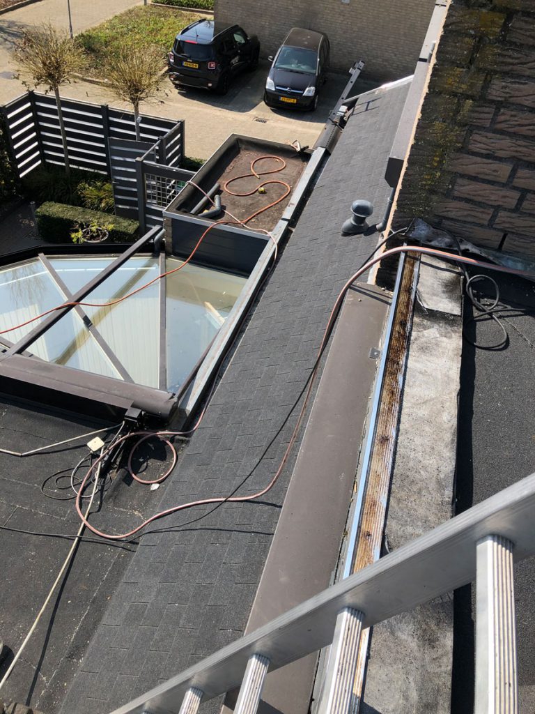 Dakbedekking Uden woonhuis